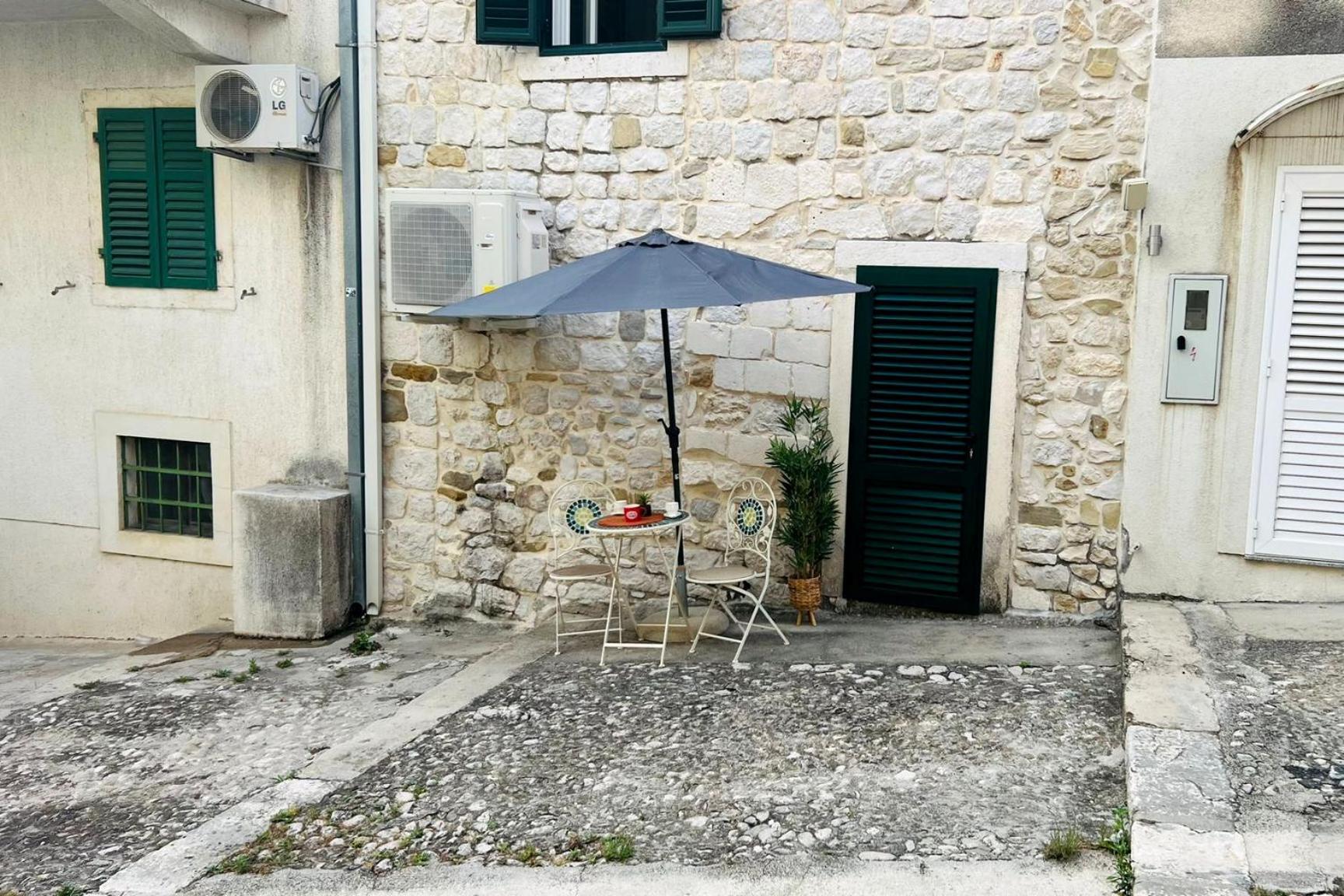 By The Sea - 21443 Makarska